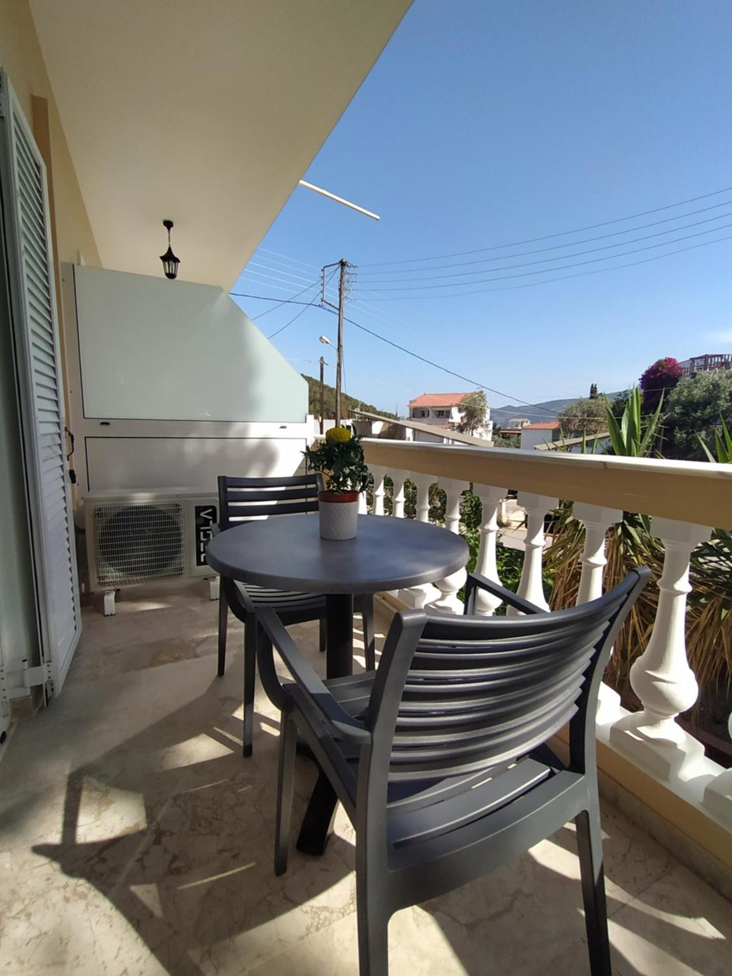 Chrysanthes No4 Apartment Poros Town Exterior photo